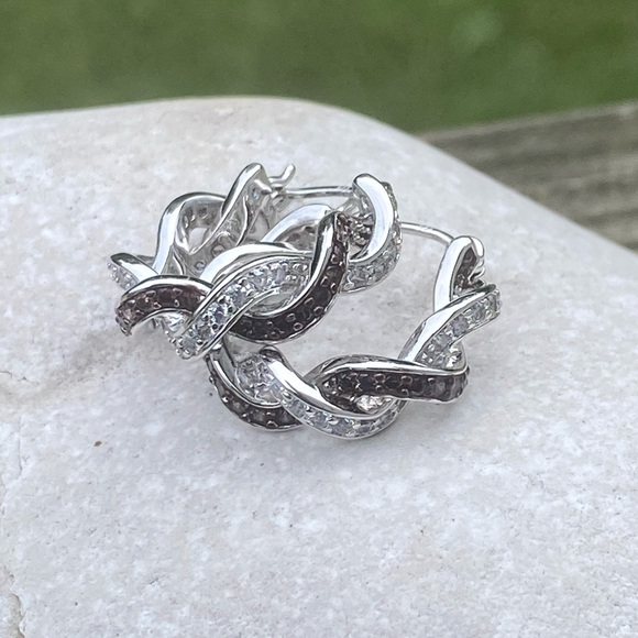 Danbury Mint .925 Sterling Silver Twist earrings w/ mocha & clear diamonds - Picture 14 of 16